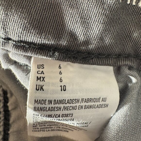 American Eagle Gray Midi Twill Super Stretch Shorts Size 6 - Picture 9 of 9